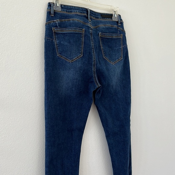 “It’s Me” Bottom Lifting Jeans - Picture 3 of 3